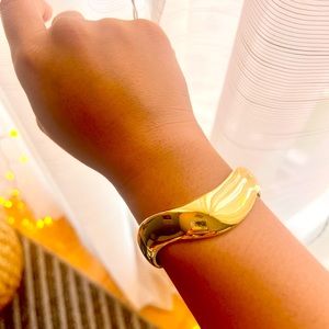 LAUREN Ralph Lauren Gold Cuff Bracelet